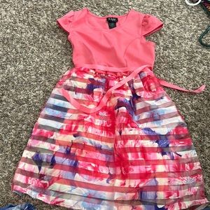 Cute little girl dress. Only worn once. Size 8.